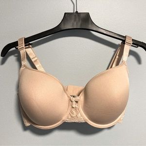 NWOT, Wacoal bra, size 34DD.